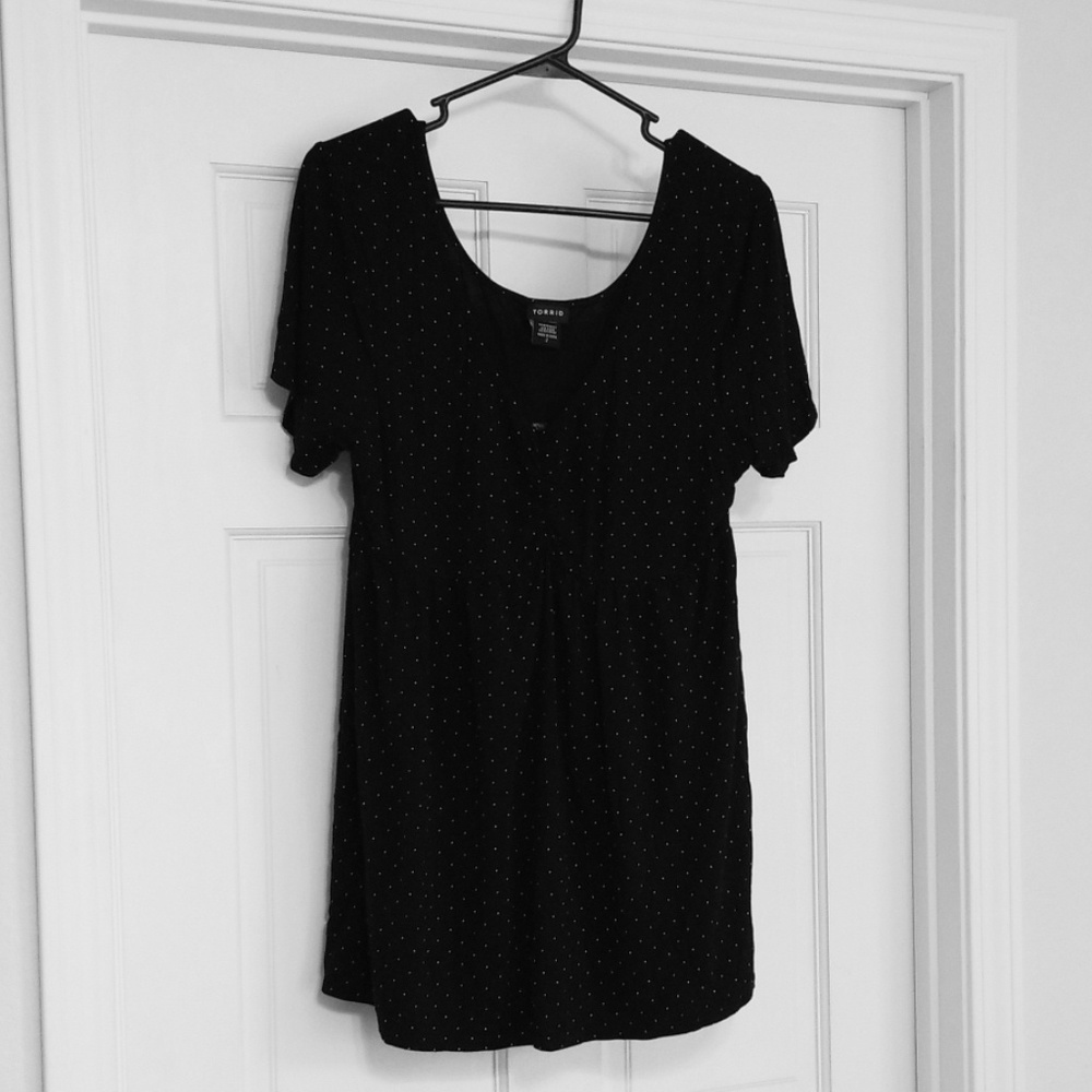 Torrid Size 2 black and white polka dot shirt